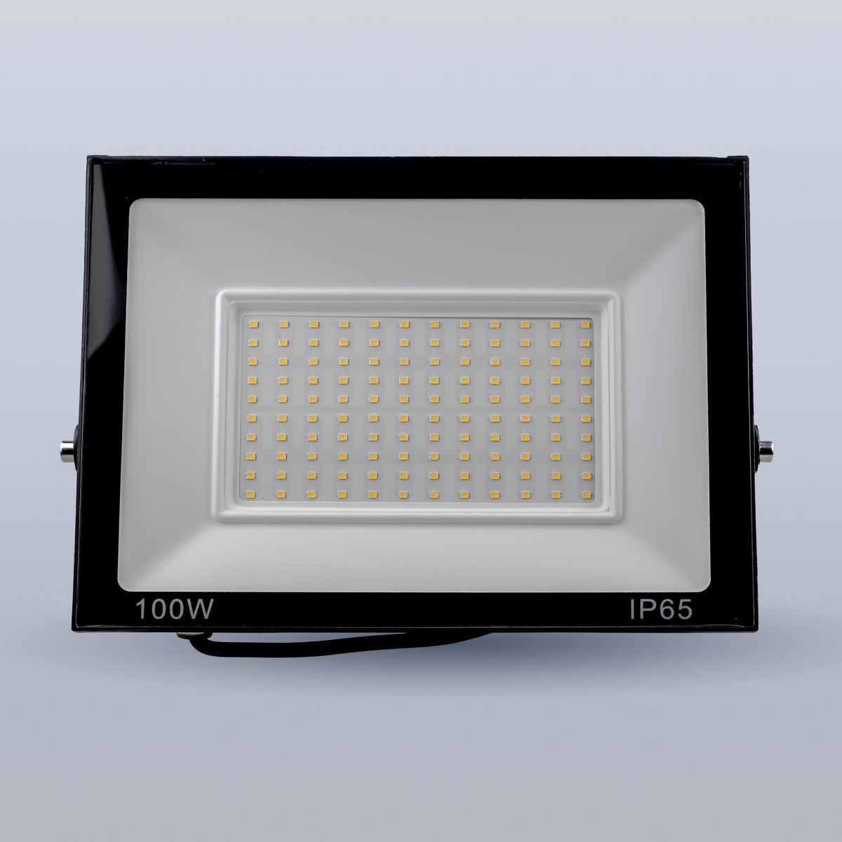 Светодиодный прожектор тонкий LUX 100W теплый 3000К 220V
