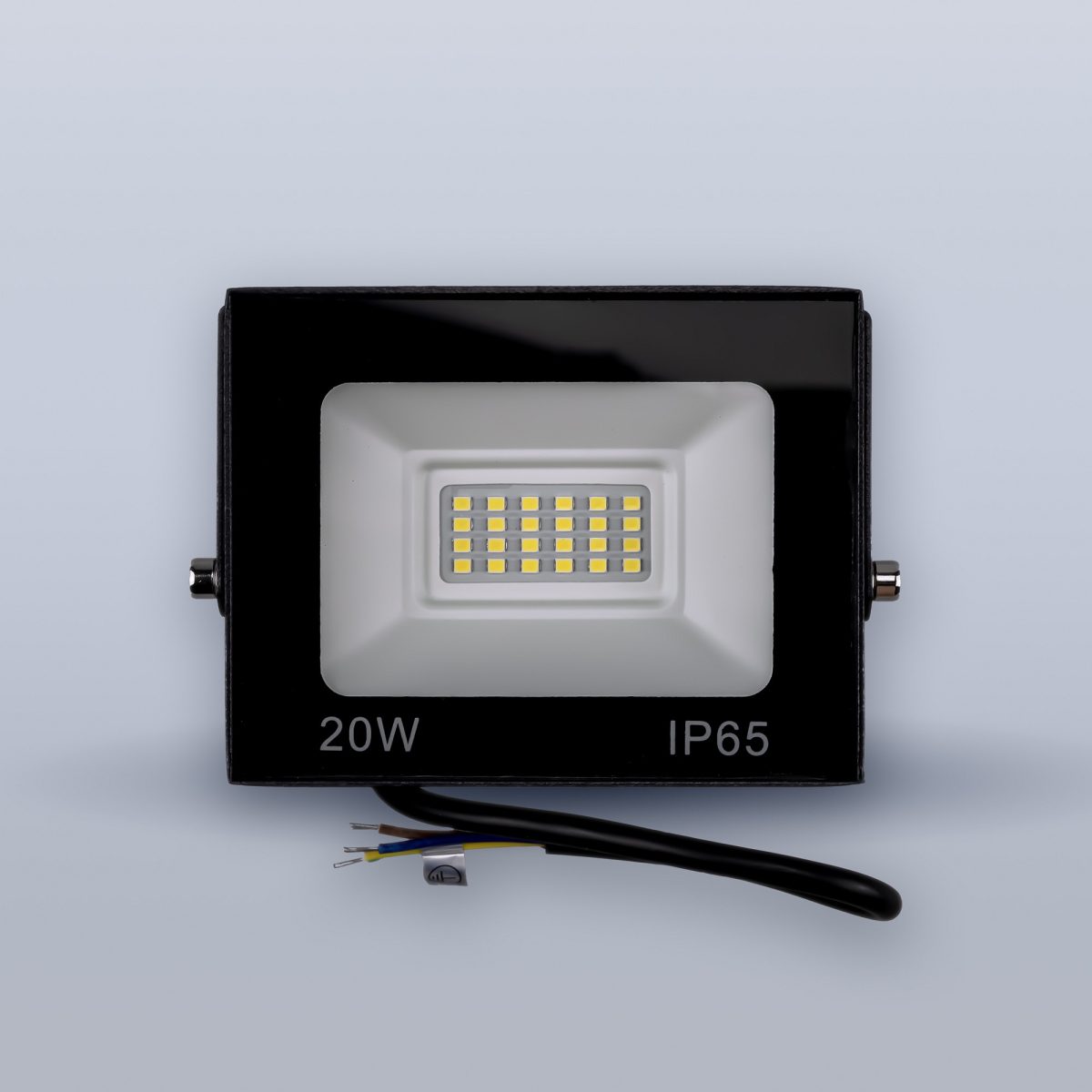 Светодиодный прожектор тонкий LUX 20W теплый 3000К 220V