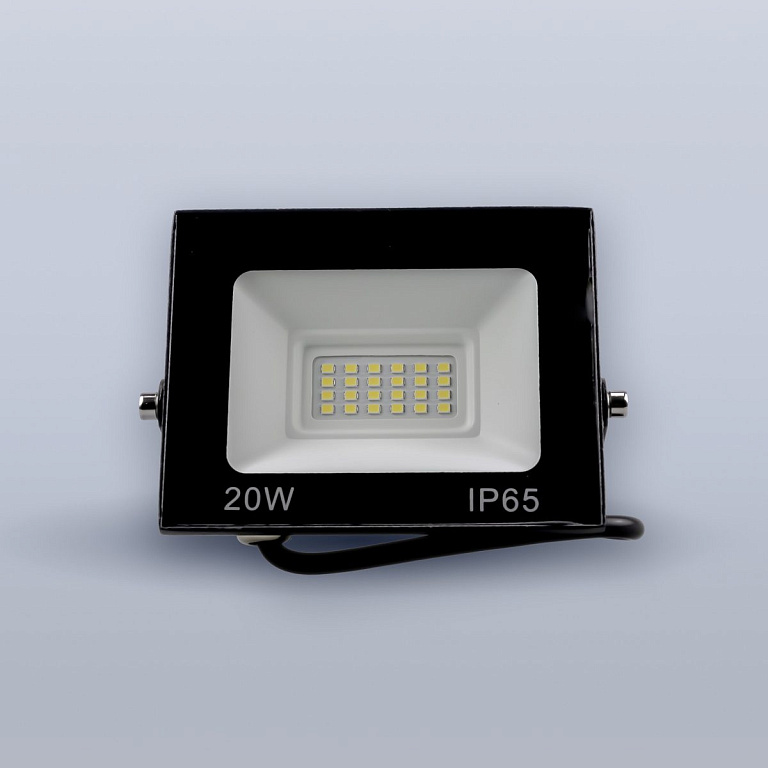 Светодиодный прожектор тонкий LUX 20W холодный 6000К 220V