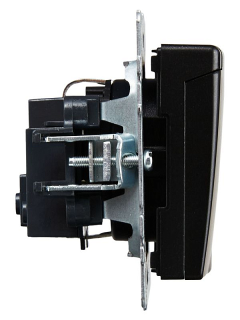Розетка BRITE РСбш10-3-БрЧ 16А IP20 с заземл. защ. шторки с крышкой механизм черн. IEK BR-R16-16-K02